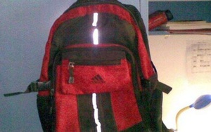 Con gái 15 tuổi vẫn đòi ngủ chung giường với bố, người bố tình cờ phát hiện thứ này trong cặp con liền vội tách riêng