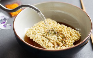 4 loại thực phẩm KHÔNG NÊN để vào tủ lạnh vì dễ sinh độc tố aflatoxin, gây hại cho gan