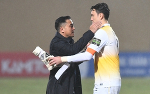 Văn Lâm thất vọng sau trận thua đậm nhất sự nghiệp tại V-League