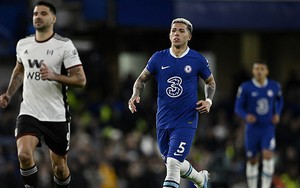 Tân binh Enzo Fernandez chơi thế nào trong trận ra mắt Chelsea?