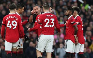 MU 2-1 Crystal Palace: 'Quỷ đỏ' thắng nhọc sau thẻ đỏ tai hại của Casemiro