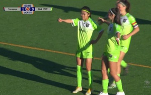 Huỳnh Như lập siêu phẩm sút phạt, ăn mừng điệu 'See tình'