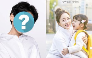 Không thể tin nổi nhóc tỳ được “chuyển giới” thành con gái Kim Tae Hee đã lột xác thành soái ca nhí thế này sau 3 năm