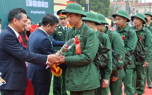 Thanh niên Thủ đô nô nức lên đường nhập ngũ