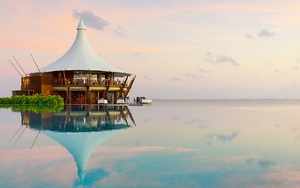 Từ quần đảo heo hút không người ở đến thiên đường ăn chơi thuộc top điểm du lịch hàng đầu thế giới, giá phòng lên đến 2.000 USD/đêm