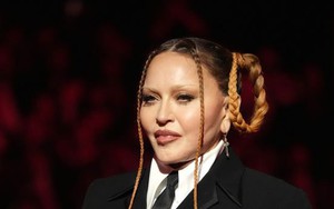 Choáng với ngoại hình biến dạng vì phẫu thuật thẩm mỹ của Madonna 