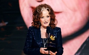 Ca khúc của năm tại Grammy 2023: 'Just Like That' - Cứ thế xoáy vào tim