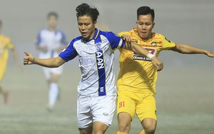 Quế Ngọc Hải dùng băng đội trưởng như Ngoại hạng Anh