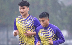 HLV Bandovic gặp riêng hàng thủ CLB Hà Nội trước trận với Công an Hà Nội