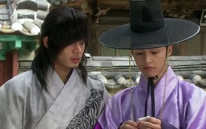 Yoo Ah In và dàn diễn viên của 'Sungkyunkwan Scandal' đều gây tranh cãi