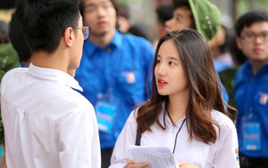 Tiến sĩ Văn học nhận định về đề minh họa môn Ngữ văn tốt nghiệp THPT 2023: "Đề thi quen thuộc, nhưng..."