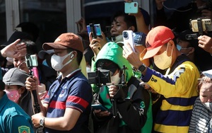 Thư robot: Loài 'kền kền tang lễ'