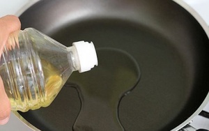 Khi nấu ăn có 4 thói quen xấu cần sửa ngay nếu không muốn gây hại sức khỏe, nhiều người sai ngay từ bước đầu tiên