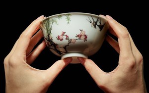 Vật quen thuộc trong bữa cơm thế kỷ 18 được định giá 600 tỷ đồng: Thiết kế “mang hơi thở mùa xuân”, chứa yếu tố đặc biệt đắt giá làm hậu thế gật gù