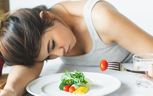 Có khối u ở cổ, người phụ nữ đi khám và phát hiện mắc ung thư lưỡi