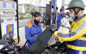 Giá xăng tăng gần 500 đồng/lít từ 15h