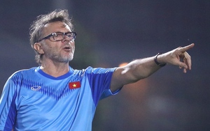 Nỗi lo lớn nhất của HLV Troussier, hóa ra là "gánh nặng" oằn vai mà thầy Park để lại