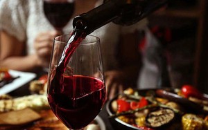 Vì sao nam giới uống rượu 'yêu' sung hơn nhưng dễ bị đột tử?