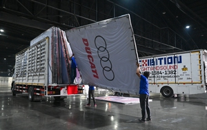 Triển lãm ô tô Bangkok 2023 nóng trước giờ G: Người người tất bật trong khuôn viên rộng ngang sân Mỹ Đình