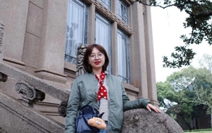 Thạc sĩ bỏ việc lương 1,3 tỷ đồng/năm về bán hoa với thu nhập bằng 1/10 nhưng vẫn hạnh phúc tiết lộ lý do khiến nhiều dân văn phòng giật mình 