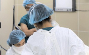 Bé 9 tuổi phải cắt bỏ màng trinh vì lý do ít ai ngờ tới