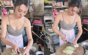 "Hot girl cơm chiên" gây náo loạn vì quá xinh đẹp, chỉ đứng thái rau cũng khiến nhiều khách hàng thổn thức