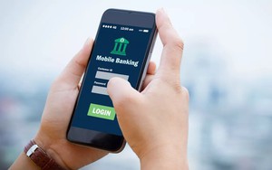 Chuyên gia Mỹ cảnh báo: Một chiến dịch 'đen' đang nhắm vào khách hàng của nhiều ngân hàng, khiến họ tự sa bẫy vì 1 lý do không ngờ tới