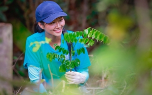 Hoa hậu H'Hen Niê thực hiện lời hứa khi kỷ niệm 5 năm đăng quang, trồng 1ha rừng đầu tiên