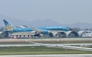 Cục Hàng không Việt Nam yêu cầu báo cáo vụ tiếp viên Vietnam Airlines bị bắt vì nghi xách ma túy