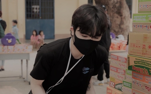 Tuyển thủ 'Global Ban' cùng bạn gái tích cực làm từ thiện, cộng đồng khen nức nở