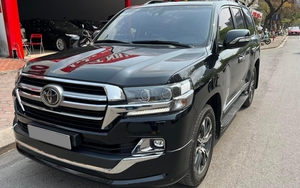 Toyota Land Cruiser đời cũ bán 6 tỷ đồng đắt hơn xe đời mới, người bán chia sẻ: Ghế sau gần như không dùng