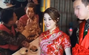 Ảnh hiếm trong lễ cưới Thái Thiên Phượng và 'thái tử ẩm thực': Cô dâu đeo vàng nặng trĩu cổ, lời hứa với chú rể khiến công chúng xót xa