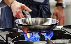 Mỹ công bố 2 nghiên cứu gây sốc, làm bùng nổ tranh cãi lớn: Có nên dùng bếp gas nữa hay không?