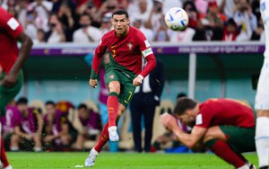 Ronaldo gần 1 năm mới đá phạt thành bàn, Messi cũng không khá hơn là bao