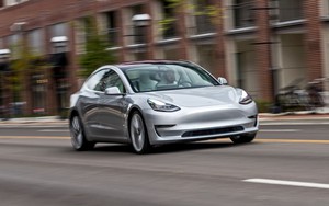 Giá ô tô điện sắp biến động lớn: Tụt như xe lao dốc