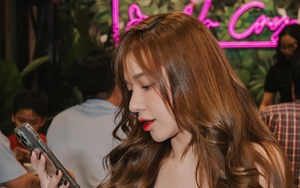 Bạn gái Hoàng Đức hỏi chuyện xem bói, fan khấp khởi chờ thiệp mừng