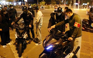 Công an Hà Nội bắt giữ nhiều thanh thiếu niên điều khiển xe máy gây mất trật tự an toàn giao thông