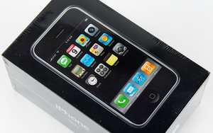 Không thể tin nổi: Chiếc iPhone 1 chưa “đập hộp” đầu tiên có giá hơn 1 tỷ đồng!