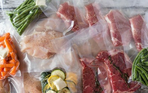 Ai cũng tưởng hút chân không giúp bảo quản tốt thức ăn, nhưng thực chất lại tạo ra chất độc gây chết người mạnh nhất từng được biết