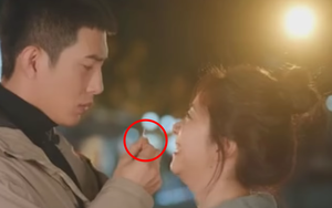 'Quy Lộ': Hé lộ cảnh hôn môi trao nhẫn của Đàm Tùng Vận - Tỉnh Bách Nhiên, tình thế này bảo sao không gây sốt