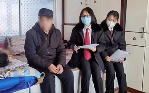 Bố mẹ chồng tự ý đâm đơn xin ly hôn hộ cho con trai để đuổi con dâu khỏi nhà, lý do đằng sau khiến mọi người phải rơi lệ đồng tình