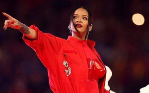 Nhà Rihanna bất ngờ bị cảnh sát bao vây, một người đàn ông bị còng tay khiến công chúng lo lắng