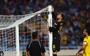 Luật mới giúp cầu thủ đá penalty dễ 'ăn' hơn, áp dụng sớm thì sân Mỹ Đình đã không phải sửa!