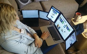 Biến laptop thành “máy cày tiền” xịn hơn chỉ với vài phụ kiện màn hình thông minh, không cần lắp đặt phức tạp này