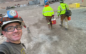 Làm nghề nguy hiểm, người đàn ông không bằng cấp “bỏ túi” gần 4 tỷ đồng/năm: Hơn 1 thập kỷ nghiệm ra điều quý giá