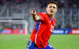 Người cũ của MU ghi bàn 'kỳ lạ' từ chấm phạt góc