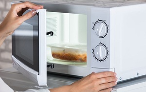 Người phụ nữ rùng mình phát hiện chất độc hại có trong cơ thể cao gấp 698 lần: Chuyên gia chỉ ra 3 thứ dễ gây ung thư ẩn nấp trong đồ vật của mọi gia đình 