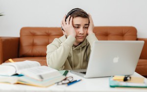 Xu hướng “ngày thứ 2 tối thiểu”: Khi Gen Z từ chối văn hóa bận rộn, làm việc ít nhất có thể để đối mặt với ngày đáng sợ nhất trong tuần 