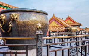 Càn Long hạ lệnh đúc 22 chiếc lu bằng vàng, sau khi Tử Cấm Thành thất thủ mới lộ tẩy âm mưu lừa dối Hoàng đế của Hòa Thân