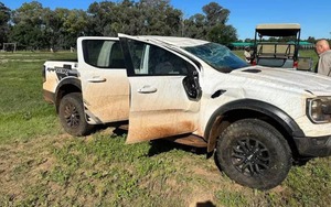 Chủ xe bị trễ lịch nhận Ford Ranger Raptor 2023 vì lý do lãng xẹt: Nhân viên đại lý mang xe đi chơi rồi gây tai nạn nghiêm trọng